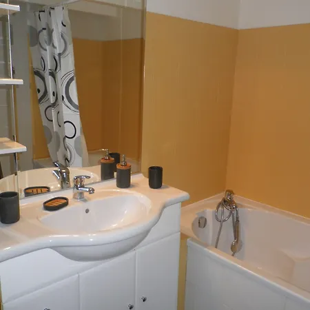 Au Clos De Launay D'hotes 3*