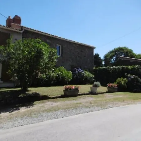 Au Clos De Launay D'hotes בית הארחה