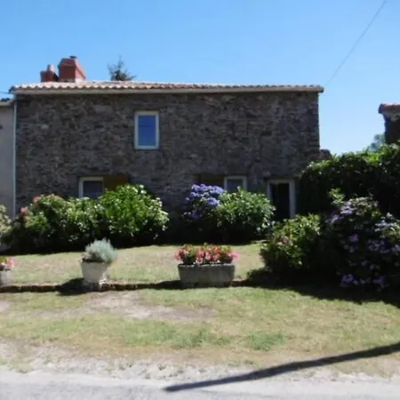 Au Clos De Launay D'hotes