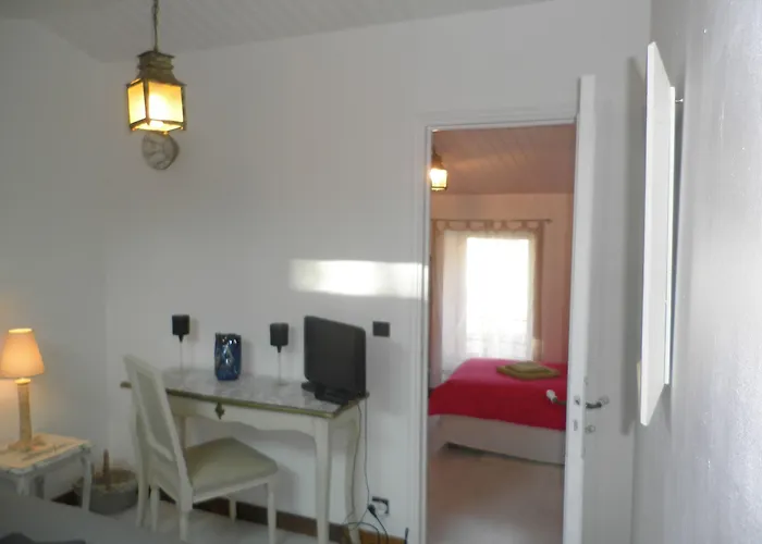 Au Clos De Launay D'hotes 3*