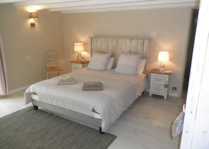 Au Clos De Launay D'hotes 3*