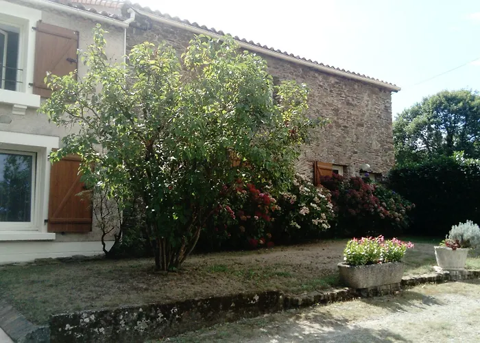 Au Clos De Launay D'hotes