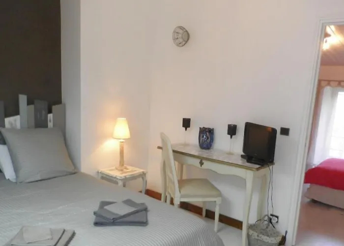 Au Clos De Launay D'hotes 3*