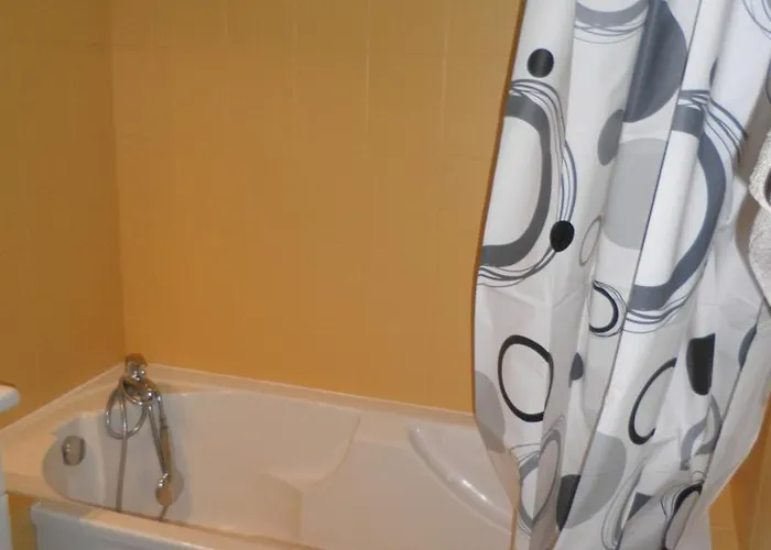 Au Clos De Launay D'hotes 3*